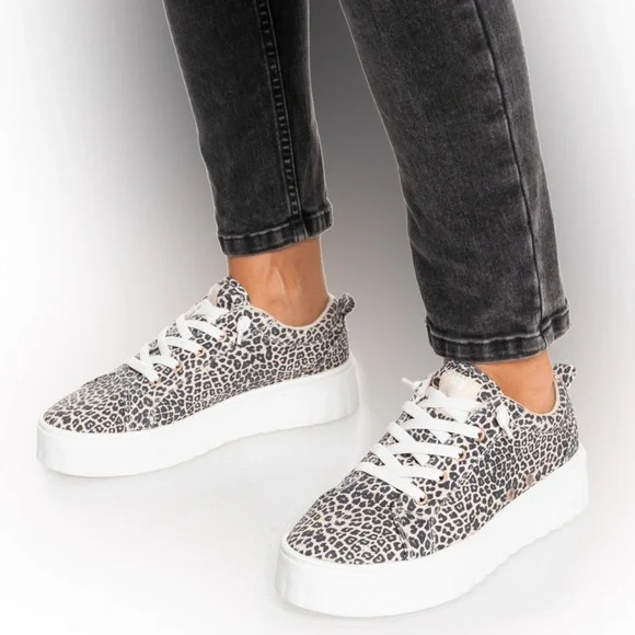 Roxy Sheilahh Cheetah Print Women's Sneakers - Picture 1 of 8